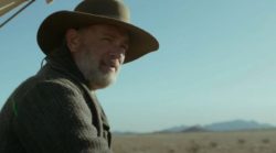 Tom Hanks desbrava Velho Oeste em trailer do novo filme