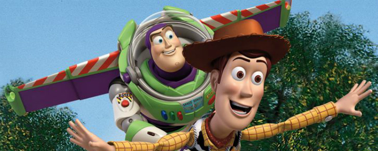 Woody e Buzz voando