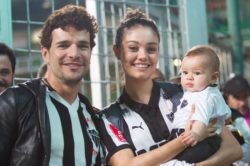 Sophie Charlotte e Daniel de Oliveira levam filho para conhecer país de origem da atriz