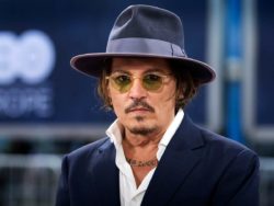 Johnny Depp é escolhido para homenagem em festival e cineastas criticam