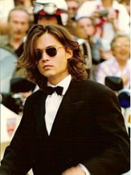 Johnny-Depp-no-Festival-de-Cannes-em-1992.