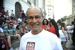 Prado durante manifestação contra o impeachment de Dilma Rousseff