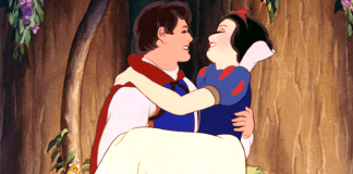 Branca de neve no colo do principe