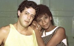 Marcos Paulo (1951-2012) e Zezé Motta formaram o casal Cláudio e Sônia na novela Corpo a Corpo, de Gilberto Braga . imagoi