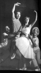 Suely Franco com Lafayete Galvão, Gracindo Jr. e Nestor de Montemar em Os Fantástikos (1966), musical de Harvey Schmidt e Tom Jones, direção de Antonio do Cabo