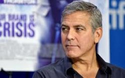Equipe reclama de comportamento estressado de George Clooney em set de novo filme, diz site
