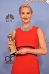 Jennifer Lawrence faturou o terceiro Globo de Ouro da carreira. Ela foi eleita Melhor Atriz de Comédia ou Musical pelo filme 'Joy O nome do sucesso'