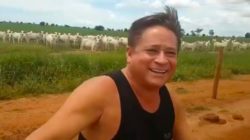 Leonardo ‘confere’ criação de gado em sua fazenda na divisa com Mato Grosso