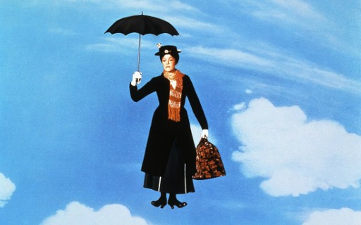 Mary Poppins voando com o guarda-chuva
