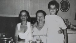 Da esquerda para a direita Olga Bilenky, Hilda Hilst e Daniel Fuentes. Ano 1990. imagoi