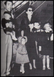Bette Davis com o então marido Gary Merrill e os filhos