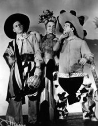 Bud Abbott (esquerda) e Lou Costello com Carmen Miranda.