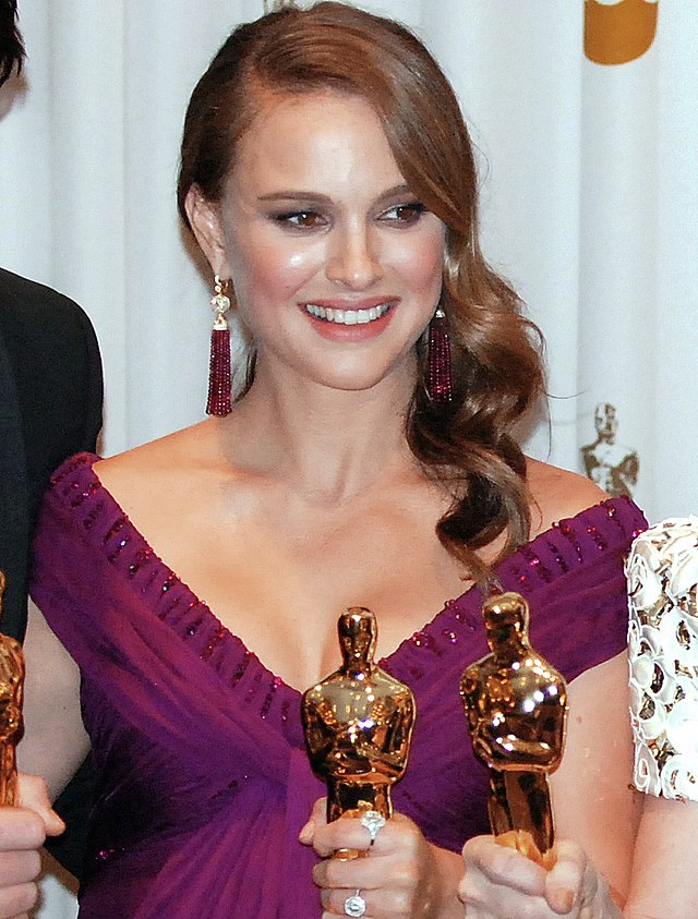 Natalie Portman recebendo prêmio