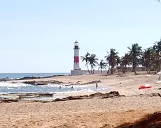 Praia de Itapuã, em Salvador, onde Vinícius residiu e compôs algumas de suas canções com Toquinho