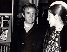 François Truffaut e sua principal atriz e ex-noiva Claude Jade na estréia de seu terceiro filme conjunto, Amor em Fuga, 1979