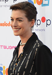 Hathaway no Rio 2 na Nickelodeon Studios em abril de 2014.