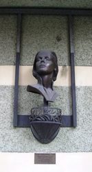 Monumento no prédio que fica hoje no lugar onde Greta Garbo nasceu, em Södermalm.