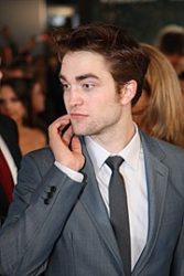 Robert Pattinson em um festival para Water for Elephants de 2011.