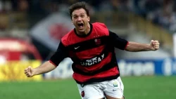 Petkovic comemora o seu gol, o terceiro do Flamengo e o gol do título
