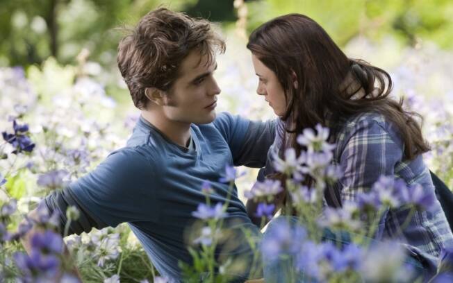 Edward e Bella nas flores