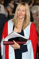 Rowling, após receber honoris causa da Universidade de Aberdeen