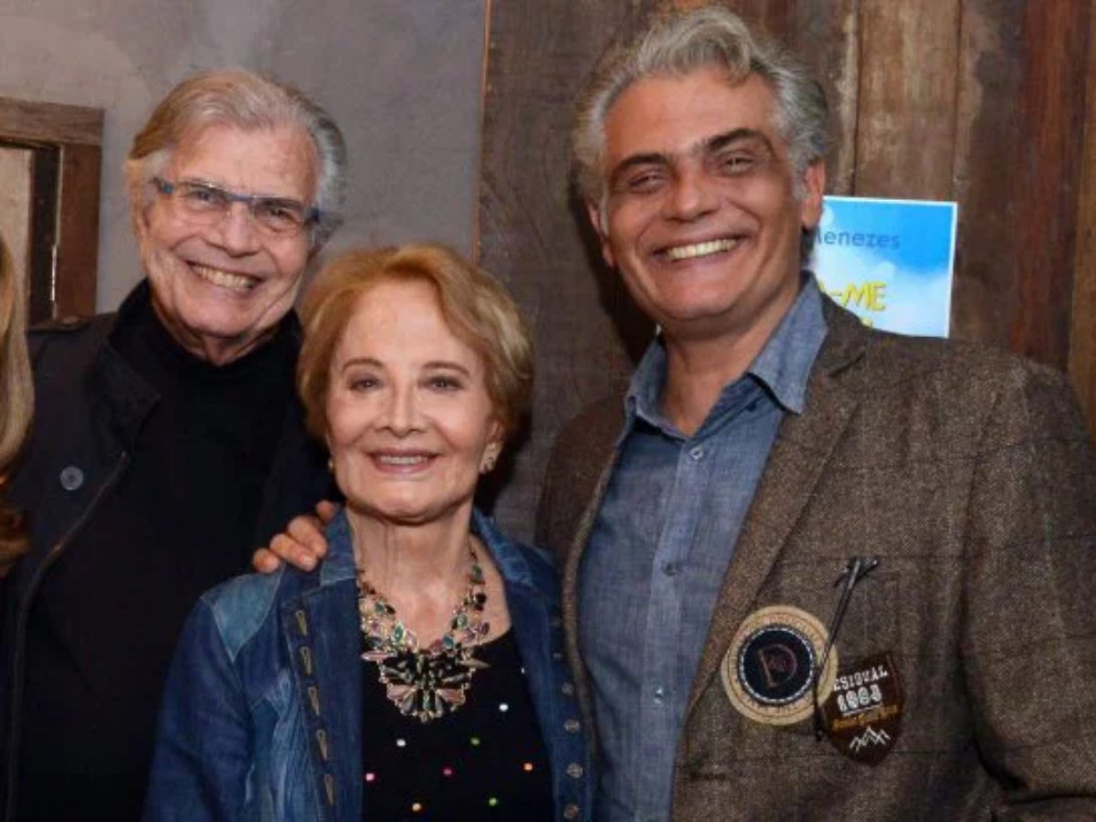 Com Gloria Menezes e o filho